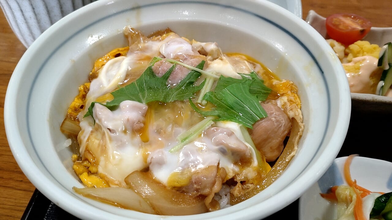 美乃庵　親子丼　漬物