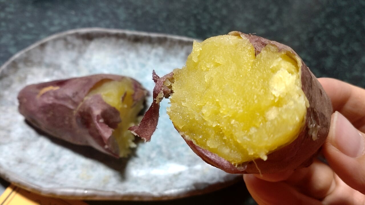 冷凍焼き芋　断面　黄色味