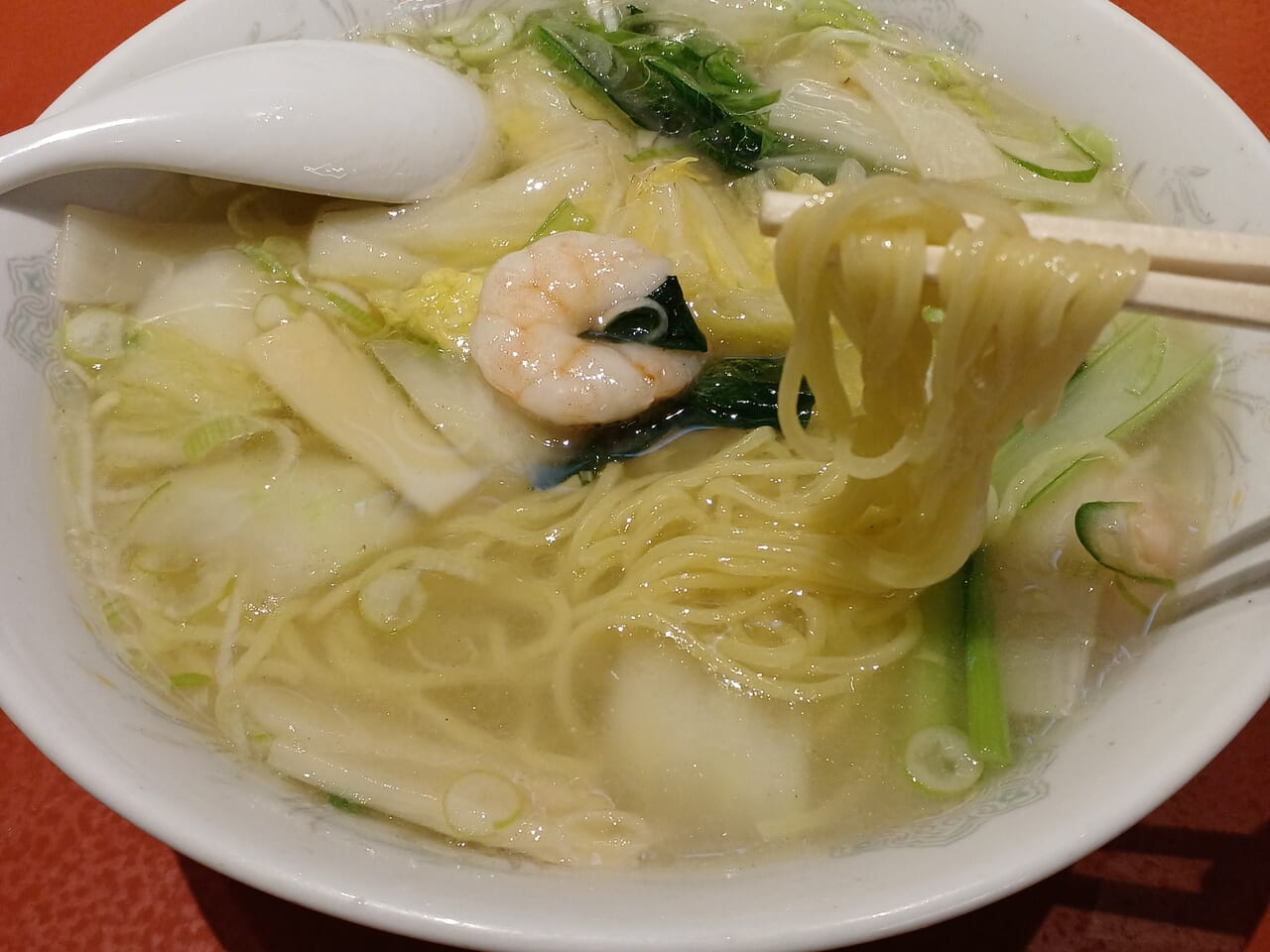 龍鳳閣エビそば麺