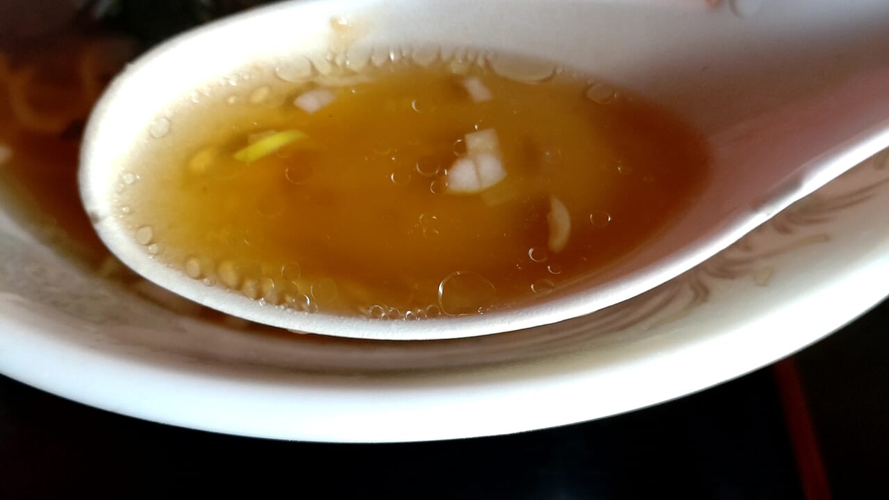 広州　ラーメン　スープ