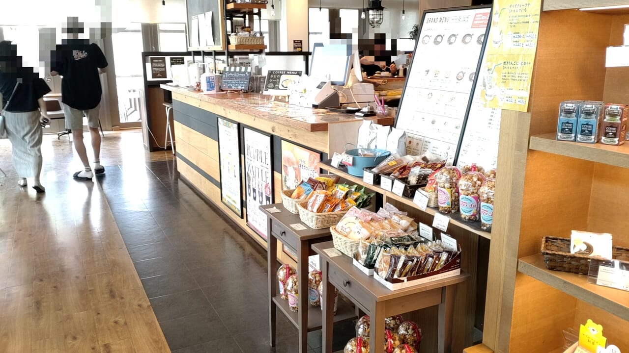 ヴィーダカフェ　店内　入口