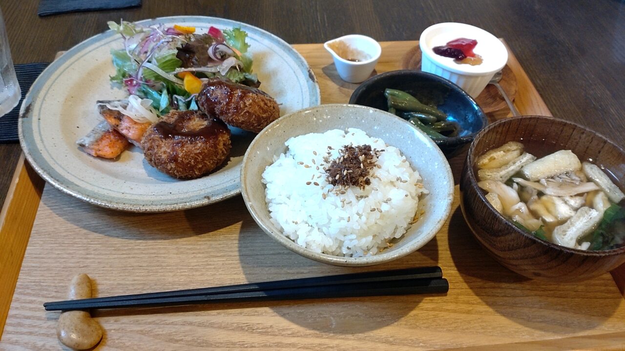 レストランアタ　アタ定食　実物