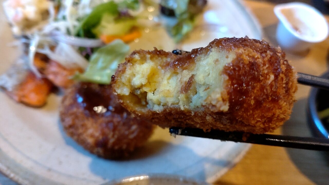 レストランアタ　特製　カレーコロッケ