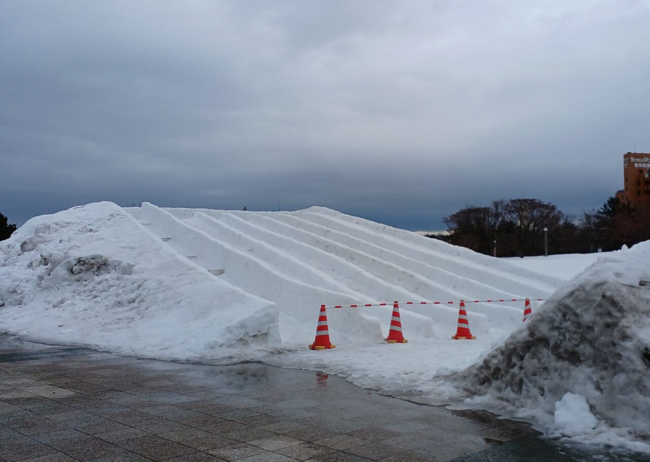 青森冬まつりすべり台