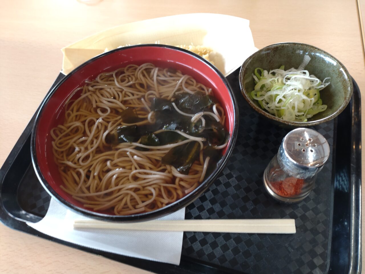 海カフェたねさし　さば天ぷらそば　実物