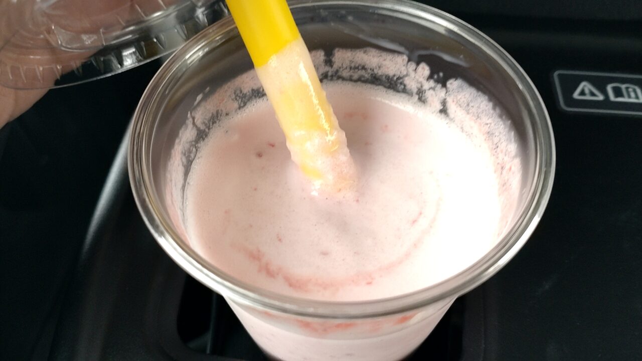 ルアナアイナ　ストロベリーシェイク　カップ