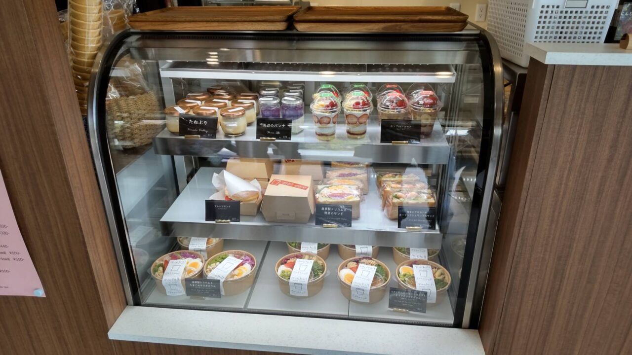 ミチル種差　店内　ショーケース