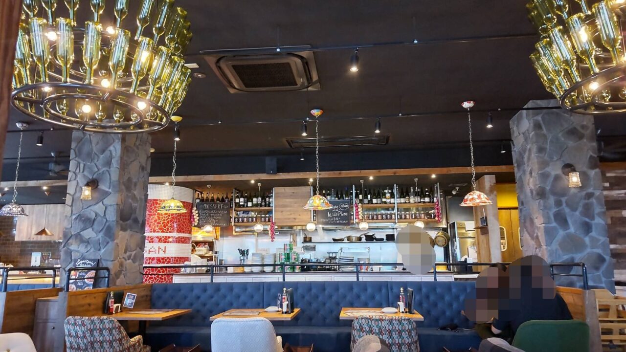 バンサン珈琲　店内　八戸