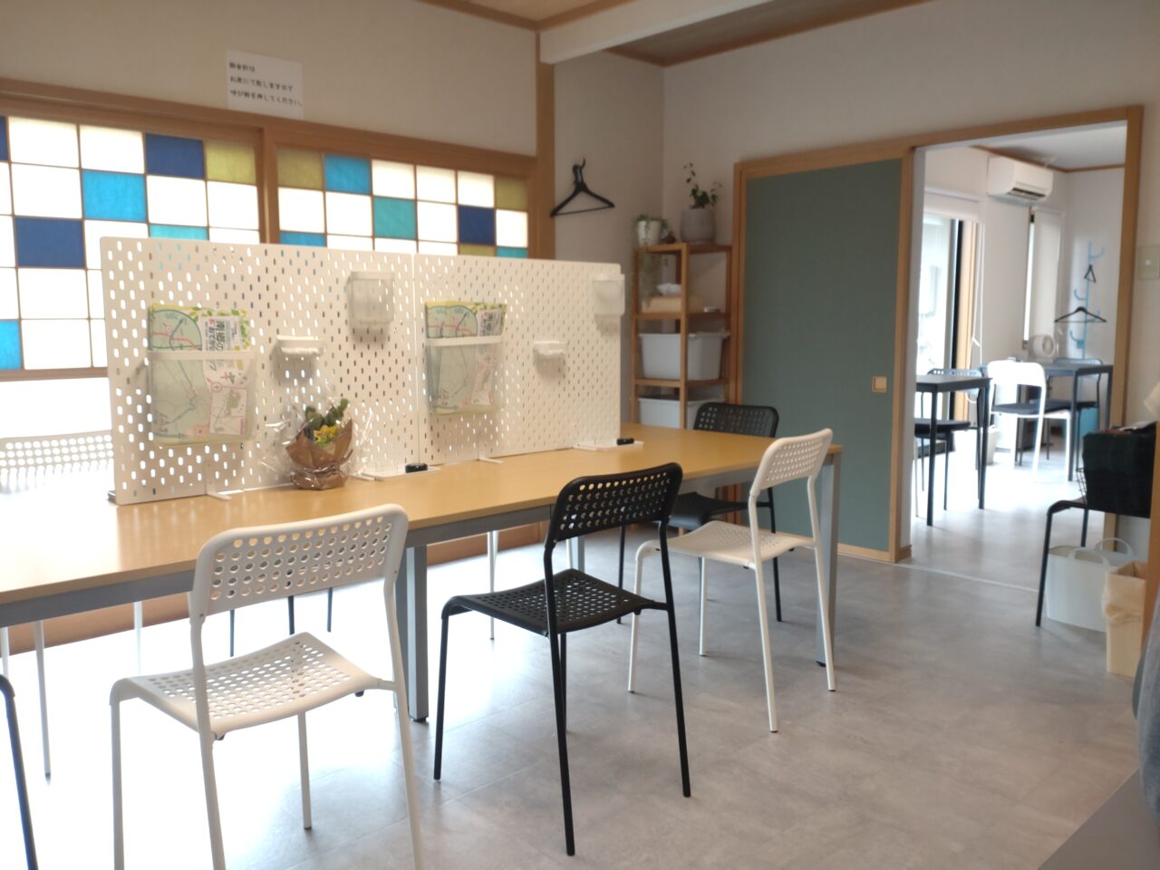 昼間食堂　かわろ　店内