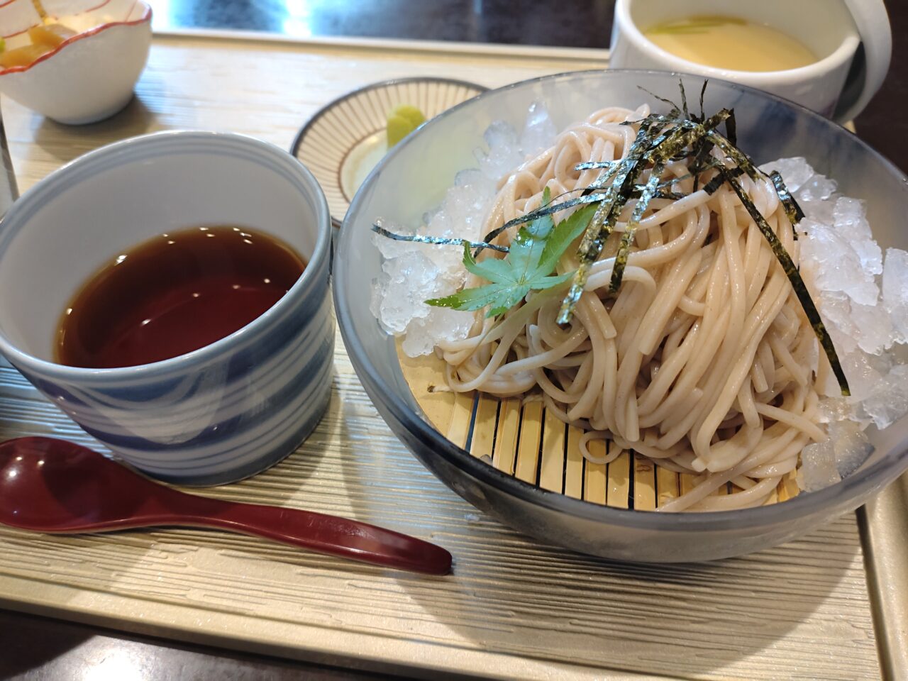 俵屋　しんぶんカフェ　蕎麦