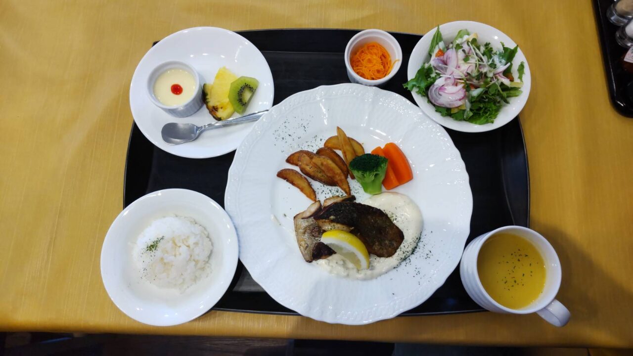 サードプレイス　Bランチ アジ