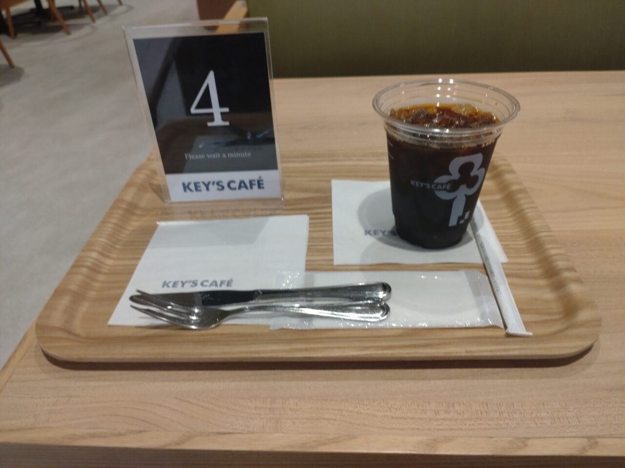 キーズカフェ　テーブル　席