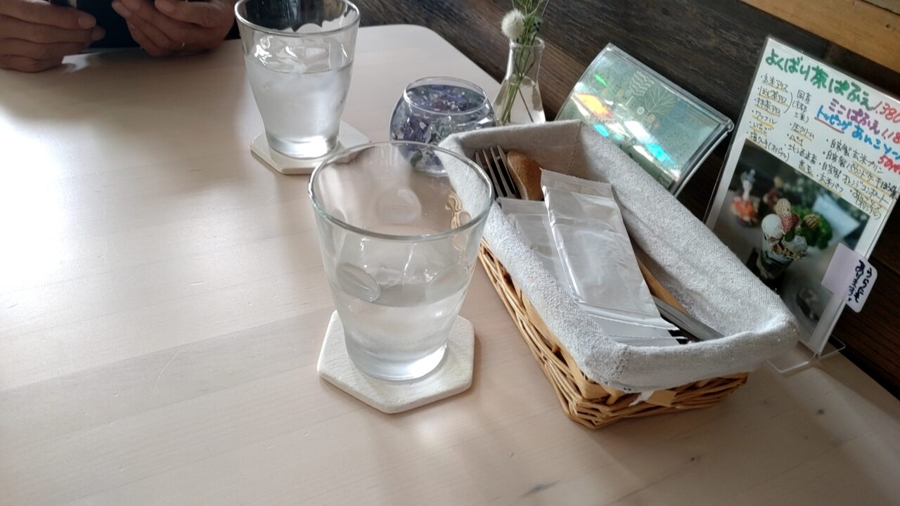 ダイニング　カフェいこい　テーブル席