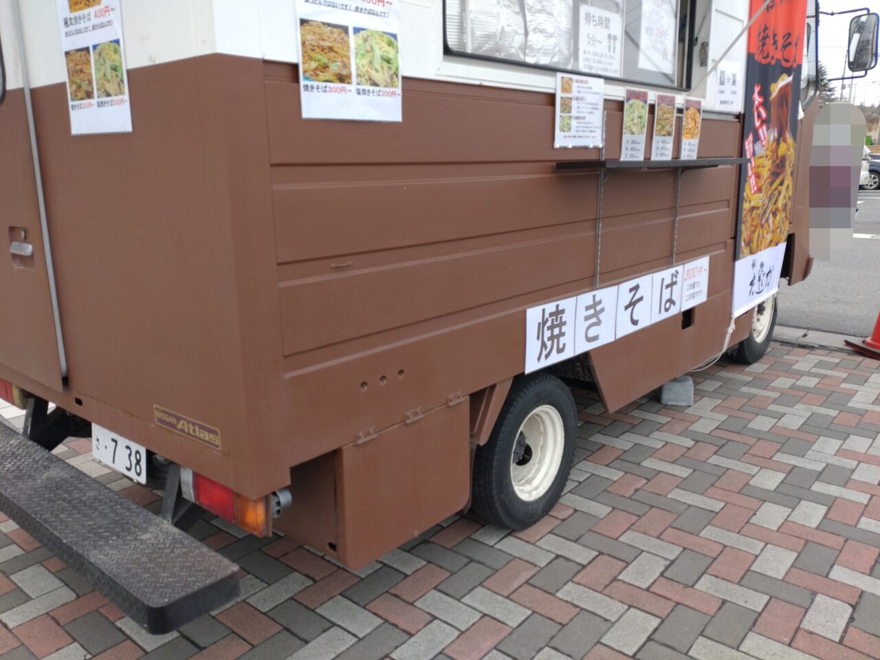 キッチンカー　たか　車体